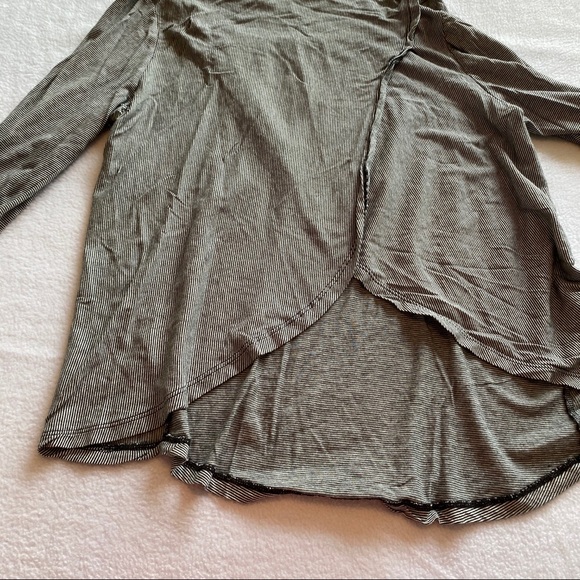 Calvin Klein Long Sleeve - Picture 4 of 5